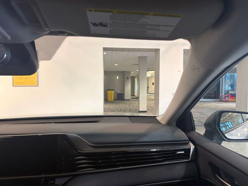 Used 2025 Toyota Camry LE image 34