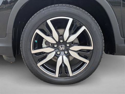Used 2021 Honda Pilot Touring image 11