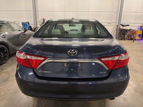 Used 2017 Toyota Camry XLE w/ Moonroof Package image 4