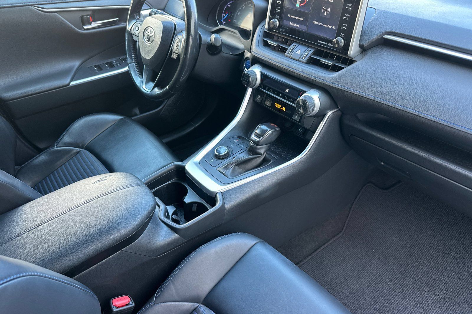 Used 2019 Toyota RAV4 XSE w/ Carpet Mat Package AWD/4WD image 19