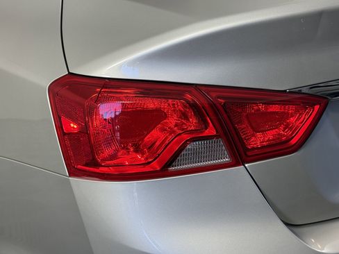 Used 2015 Chevrolet Impala LTZ image 8