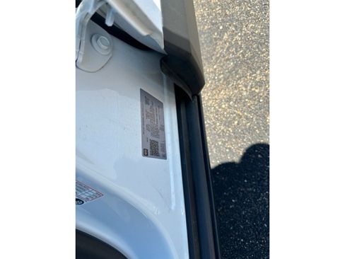 Used 2022 Chevrolet Traverse LS image 7