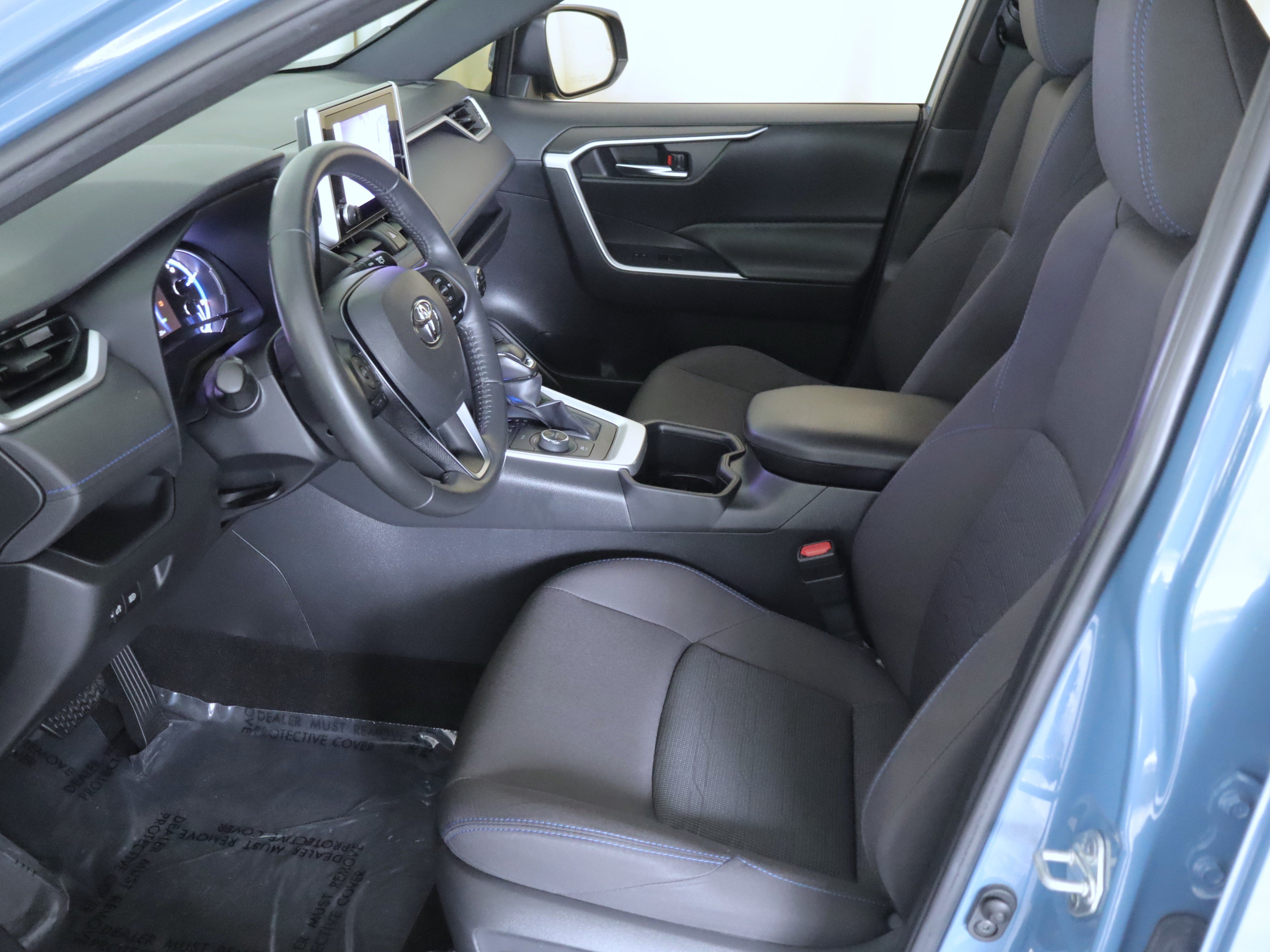 Used 2023 Toyota RAV4 SE AWD/4WD image 7