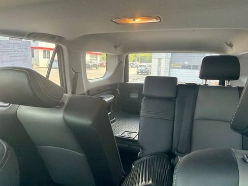 Used 2022 Toyota 4Runner SR5 Premium w/ Moonroof Package AWD/4WD image 9