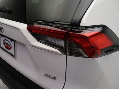 Used 2024 Toyota RAV4 XLE FWD image 9