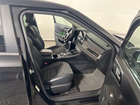 Used 2022 Mitsubishi Outlander SEL Black Edition image 28