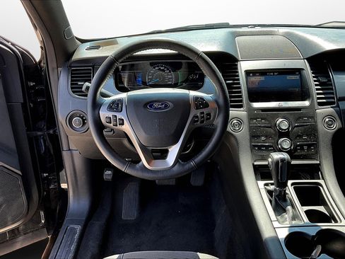 Used 2018 Ford Taurus SEL w/ Equipment Group 201A image 5