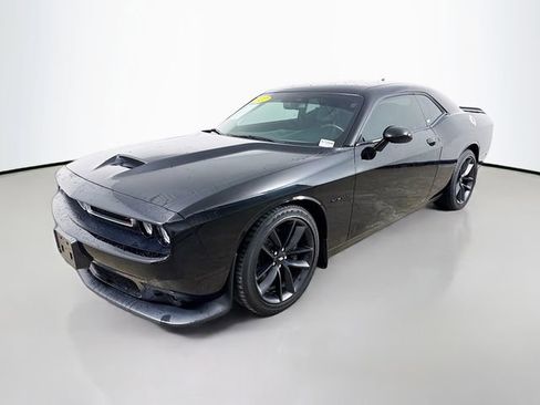 Used 2022 Dodge Challenger R/T w/ Plus Package image 3