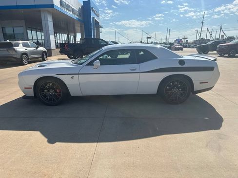 Used 2015 Dodge Challenger SRT Hellcat RWD image 29