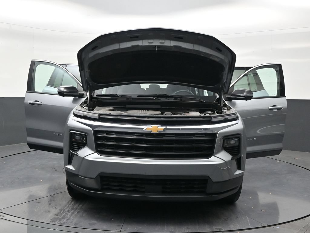 Used 2024 Chevrolet Traverse LS FWD image 32