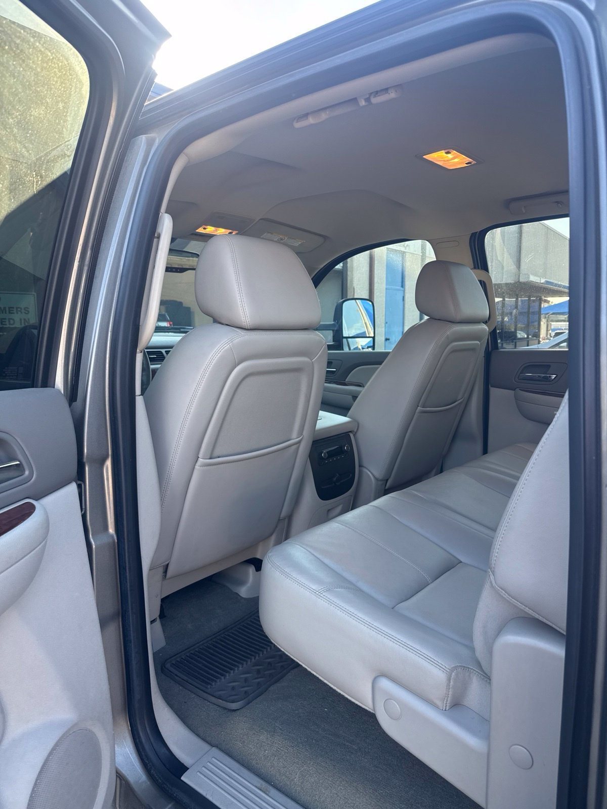 Used 2009 Chevrolet Silverado 2500 LTZ w/ Safety Package AWD/4WD image 5