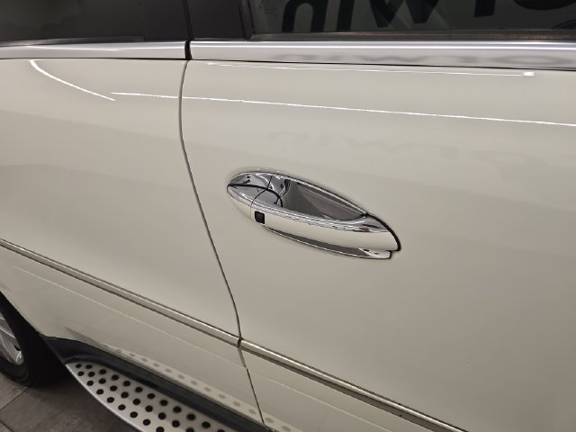 Used 2011 Mercedes-Benz GL 450 4MATIC image 8