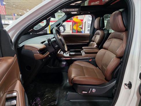 New 2026 Lincoln Navigator Reserve image 15