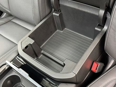 Used 2026 GMC Yukon Denali w/ Sun & Power Step Package image 23