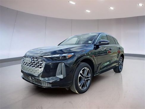 Used 2025 Audi Q5 Premium w/ Convenience Package image 5