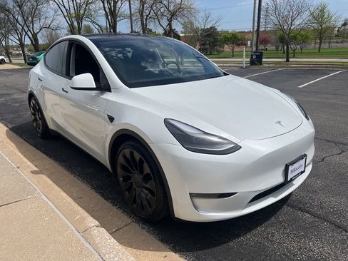 Used 2023 Tesla Model Y Performance image 8