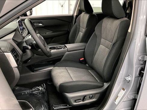 New 2026 Nissan Rogue SV w/ Cold Weather Package AWD/4WD image 9