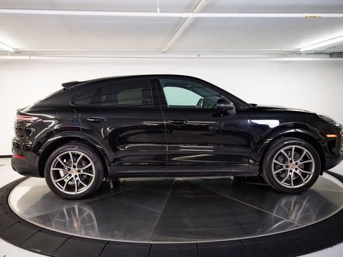 Certified 2023 Porsche Cayenne Platinum Edition AWD/4WD image 8