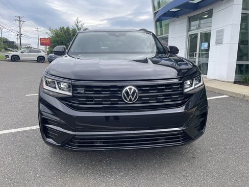 Used 2022 Volkswagen Atlas Cross Sport SEL R-Line AWD/4WD image 2
