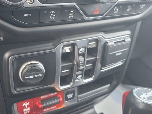 Used 2019 Jeep Wrangler Unlimited Rubicon AWD/4WD image 31