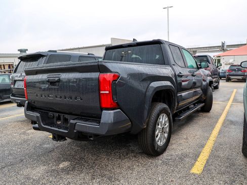Used 2025 Toyota Tacoma SR5 AWD/4WD image 7