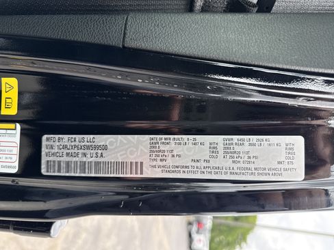 Certified 2025 Jeep Wrangler Unlimited Sahara w/ Safety Group AWD/4WD image 32