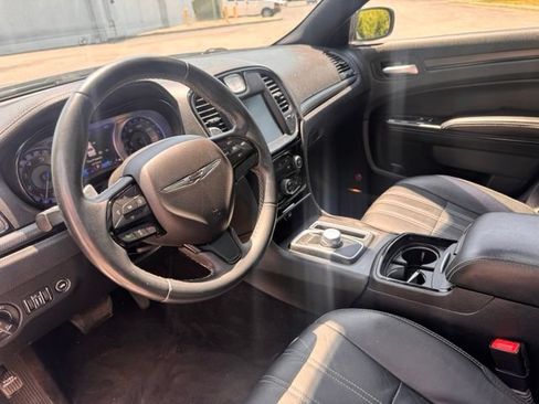 Used 2015 Chrysler 300 S w/ 300S Premium Group RWD image 9