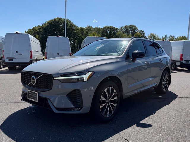 Used 2024 Volvo XC60 B5 Plus w/ Climate Package AWD/4WD image 3