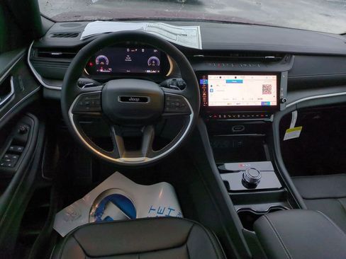 New 2026 Jeep Grand Cherokee Limited w/ Luxury Tech Group II image 24