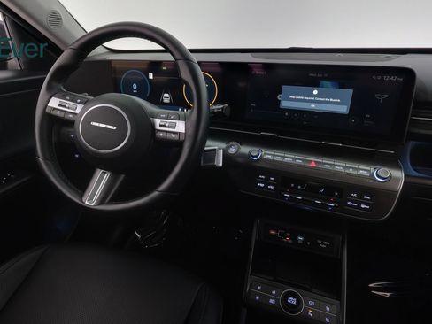 Used 2024 Hyundai Kona Limited FWD image 25