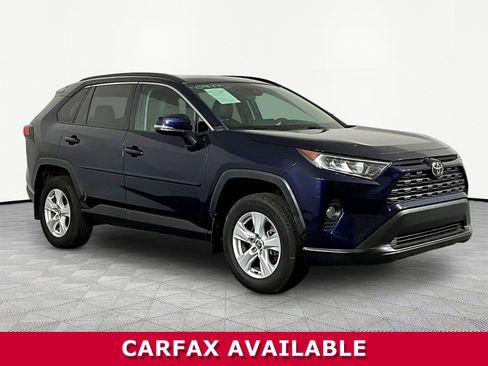 Used 2020 Toyota RAV4 XLE w/ Convenience Package FWD image 3