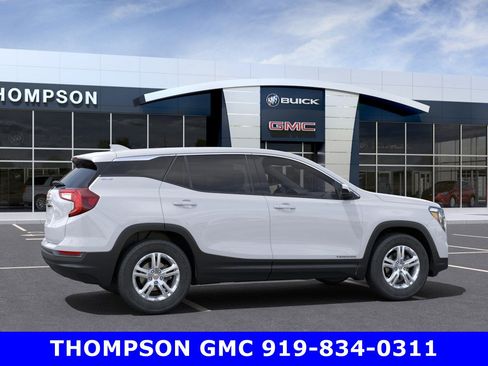 New 2023 GMC Terrain SLE image 5