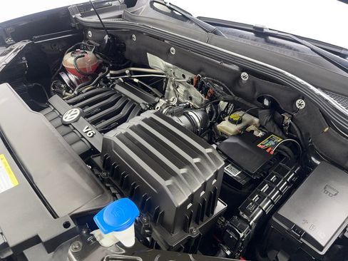 Used 2023 Volkswagen Atlas Cross Sport SE w/ Black Wheel Package image 75