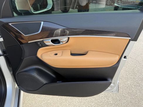 Used 2019 Volvo XC90 T6 Momentum w/ Protection Package Premier image 17