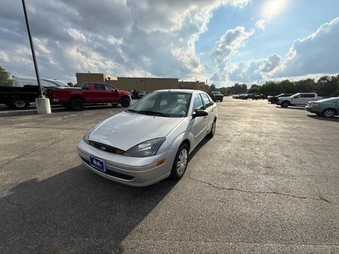 Used 2004 Ford Focus SE FWD image 3