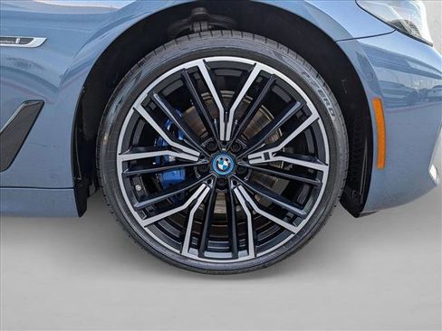Used 2023 BMW 530e xDrive w/ Premium Package AWD/4WD image 24