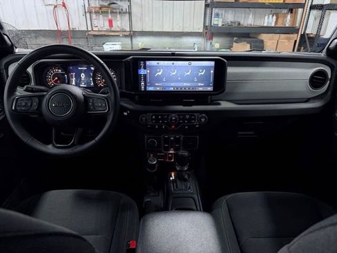 Used 2024 Jeep Gladiator Sport AWD/4WD image 20
