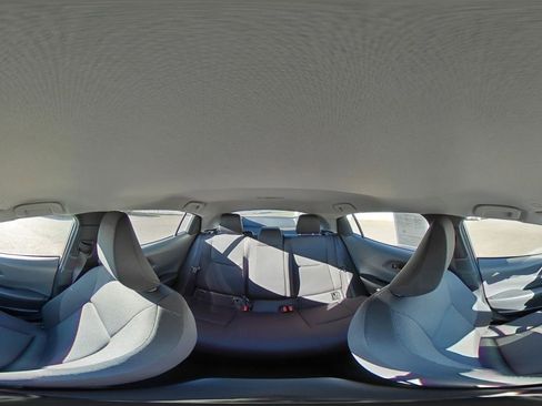 Used 2025 Toyota Prius LE image 40