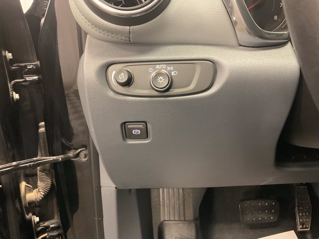 Used 2019 Chevrolet Blazer LT FWD image 14