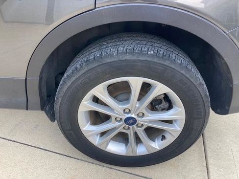 Used 2019 Ford Escape SE FWD image 11