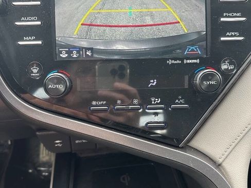 Used 2019 Toyota Camry XLE w/ Carpet Mat Package FWD image 16
