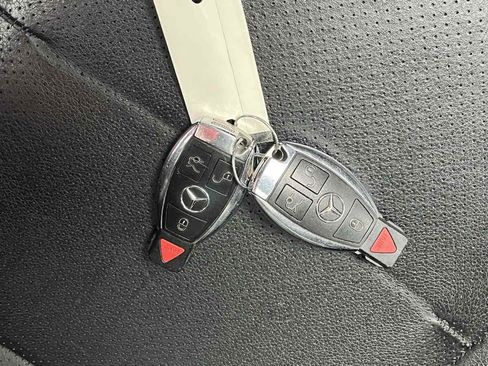 Used 2014 Mercedes-Benz E 250 BlueTEC 4MATIC Sedan image 38