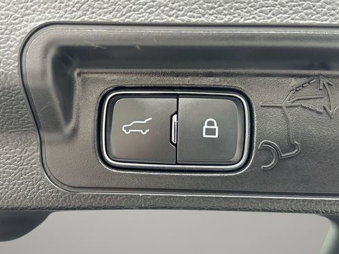 Certified 2023 Ford Explorer XLT w/ Equipment Group 202A image 9