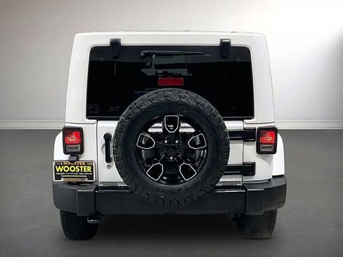 Used 2017 Jeep Wrangler Unlimited Sahara AWD/4WD image 6