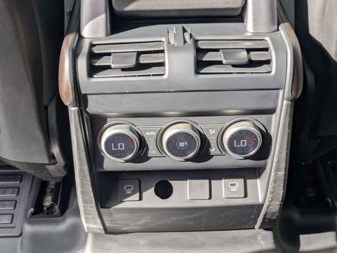 Used 2023 Land Rover Defender 110 X-Dynamic SE image 26