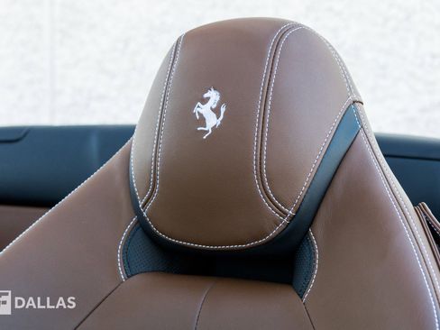 Used 2016 Ferrari California T image 33