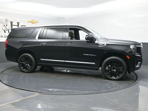 Used 2023 GMC Yukon XL Denali AWD/4WD image 48