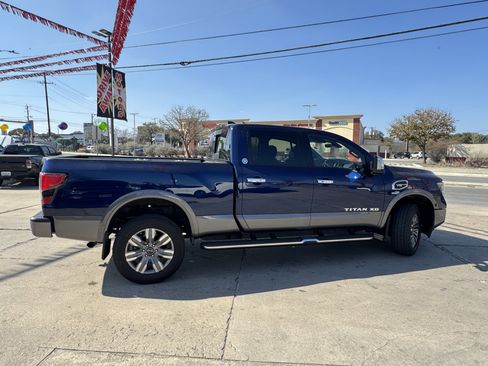 Used 2024 Nissan Titan Platinum Reserve w/ Moonroof Package image 6