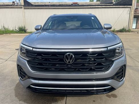 Used 2025 Volkswagen Atlas Cross Sport SEL Premium R-Line AWD/4WD image 11