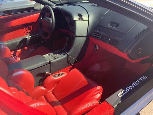Used 1991 Chevrolet Corvette Coupe RWD image 13